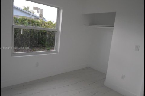 House in Miami, Florida 3 bedrooms, 96.53 sq.m. № 1864797 - photo 7