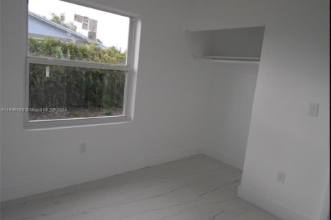 House in Miami, Florida 3 bedrooms, 96.53 sq.m. № 1864797 - photo 6
