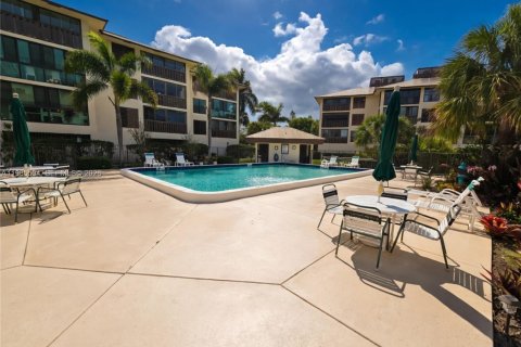 Condominio en venta en Stuart, Florida, 2 dormitorios, 125.51 m2 № 2047321 - foto 24