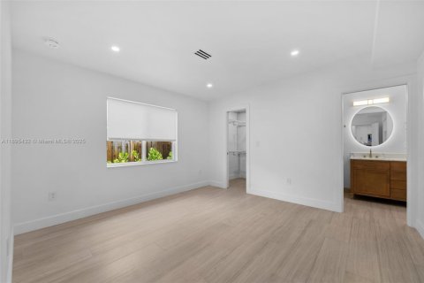 Снять в аренду виллу или дом в Холливуд, Флорида 4 спальни, 178м2, № 1950054 - фото 20