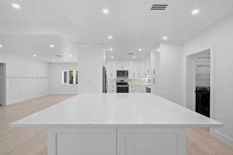 Снять в аренду виллу или дом в Холливуд, Флорида 4 спальни, 178м2, № 1950054 - фото 9