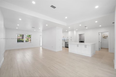 Снять в аренду виллу или дом в Холливуд, Флорида 4 спальни, 178м2, № 1950054 - фото 10