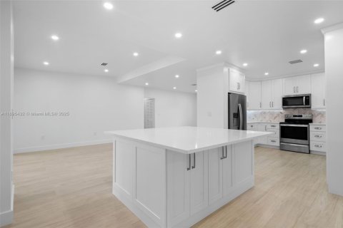 Снять в аренду виллу или дом в Холливуд, Флорида 4 спальни, 178м2, № 1950054 - фото 6