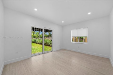 Снять в аренду виллу или дом в Холливуд, Флорида 4 спальни, 178м2, № 1950054 - фото 25