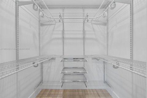 Снять в аренду виллу или дом в Холливуд, Флорида 4 спальни, 178м2, № 1950054 - фото 19