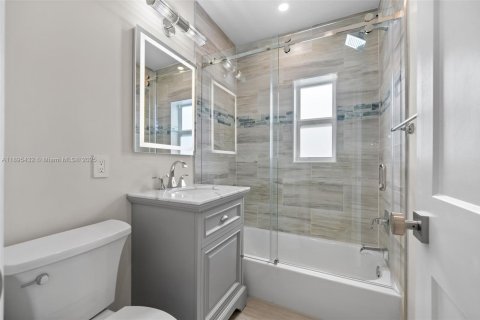 Снять в аренду виллу или дом в Холливуд, Флорида 4 спальни, 178м2, № 1950054 - фото 28