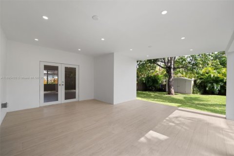 Снять в аренду виллу или дом в Холливуд, Флорида 4 спальни, 178м2, № 1950054 - фото 21