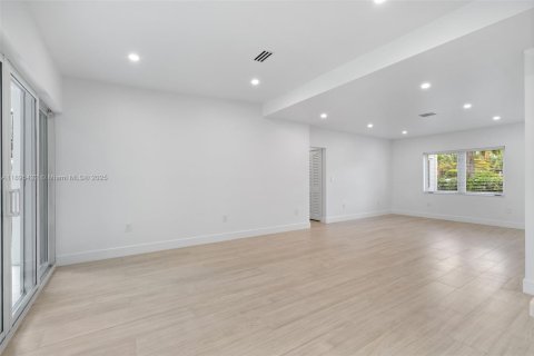 Снять в аренду виллу или дом в Холливуд, Флорида 4 спальни, 178м2, № 1950054 - фото 15