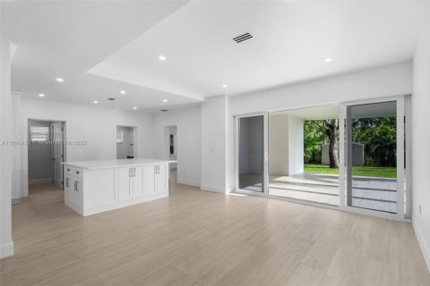 Снять в аренду виллу или дом в Холливуд, Флорида 4 спальни, 178м2, № 1950054 - фото 12