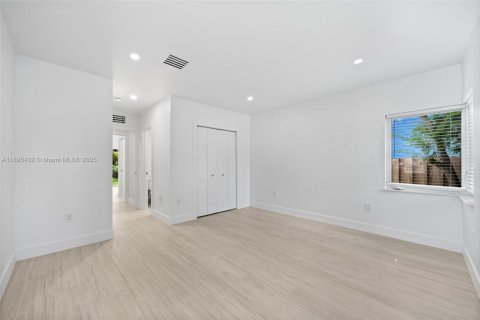 Снять в аренду виллу или дом в Холливуд, Флорида 4 спальни, 178м2, № 1950054 - фото 29