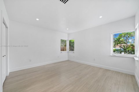 Снять в аренду виллу или дом в Холливуд, Флорида 4 спальни, 178м2, № 1950054 - фото 27