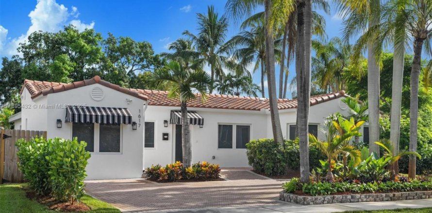 Дом в Холливуд, Флорида 4 спальни, 178м2 № 1950054