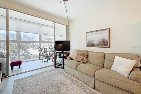 Condo in Saint Pete Beach, Florida, 1 bedroom  № 1658698 - photo 23