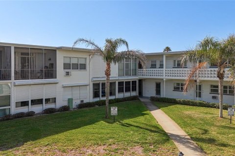 Condo in Saint Pete Beach, Florida, 1 bedroom  № 1658698 - photo 3
