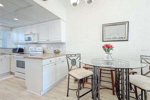 Condo in Saint Pete Beach, Florida, 1 bedroom  № 1658698 - photo 7