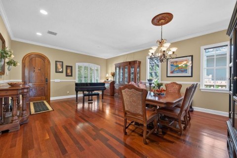 House in Tampa, Florida 4 bedrooms, 294.04 sq.m. № 2302864 - photo 9