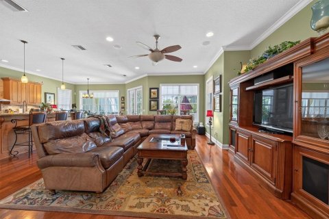 House in Tampa, Florida 4 bedrooms, 294.04 sq.m. № 2302864 - photo 15