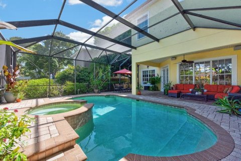 House in Tampa, Florida 4 bedrooms, 294.04 sq.m. № 2302864 - photo 2