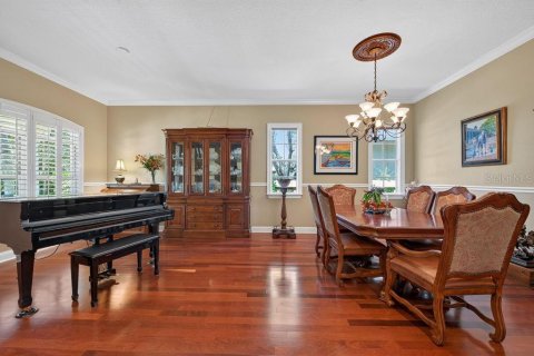 House in Tampa, Florida 4 bedrooms, 294.04 sq.m. № 2302864 - photo 8