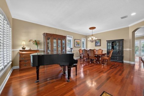 House in Tampa, Florida 4 bedrooms, 294.04 sq.m. № 2302864 - photo 7