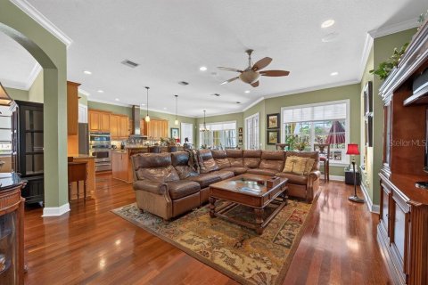 House in Tampa, Florida 4 bedrooms, 294.04 sq.m. № 2302864 - photo 16
