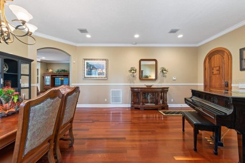 House in Tampa, Florida 4 bedrooms, 294.04 sq.m. № 2302864 - photo 11