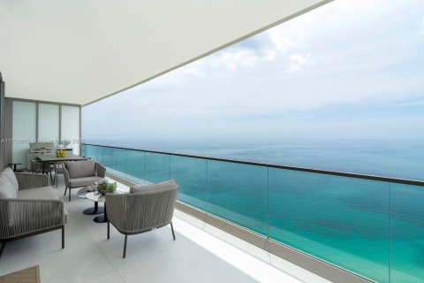 Copropriété à louer à Sunny Isles Beach, Floride: 5 chambres, 249.16 m2 № 1702199 - photo 1