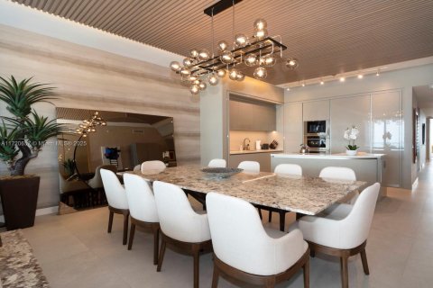 Copropriété à louer à Sunny Isles Beach, Floride: 5 chambres, 249.16 m2 № 1702199 - photo 15
