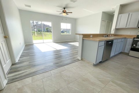 Villa ou maison à louer à Kissimmee, Floride: 3 chambres, 119.38 m2 № 1875862 - photo 4