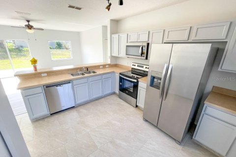 Villa ou maison à louer à Kissimmee, Floride: 3 chambres, 119.38 m2 № 1875862 - photo 2