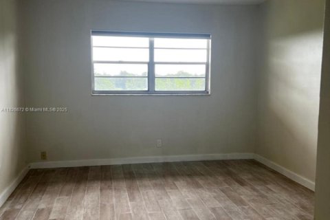 Condo in Cooper City, Florida, 1 bedroom  № 1797118 - photo 6