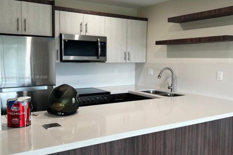 Condo in Cooper City, Florida, 1 bedroom  № 1797118 - photo 2