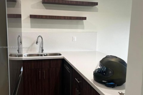 Condo in Cooper City, Florida, 1 bedroom  № 1797118 - photo 4