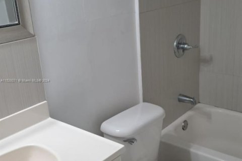 Condo in Dania Beach, Florida, 1 bedroom  № 1703575 - photo 9