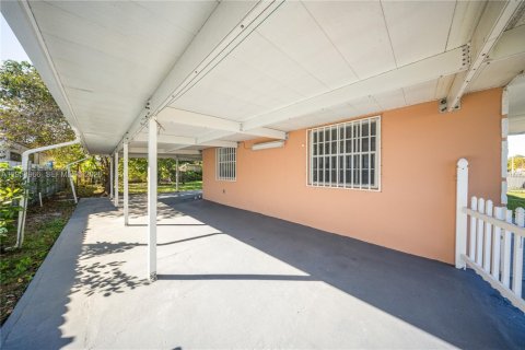 Immobilier commercial à louer à Miami, Floride: 1 chambre, 125.42 m2 № 2019936 - photo 6