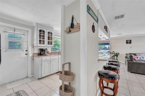 Снять в аренду квартиру в Ки-Ларго, Флорида 2 спальни, 100.33м2, № 1991768 - фото 2