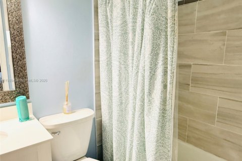 Купить кондоминиум в Корал-Спрингс, Флорида 2 спальни, 74.32м2, № 1997430 - фото 16