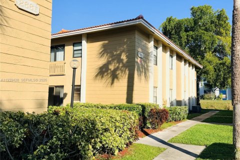 Кондоминиум с 2 спальнями в Корал-Спрингс, Флорида № 1997430