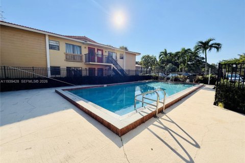 Купить кондоминиум в Корал-Спрингс, Флорида 2 спальни, 74.32м2, № 1997430 - фото 24