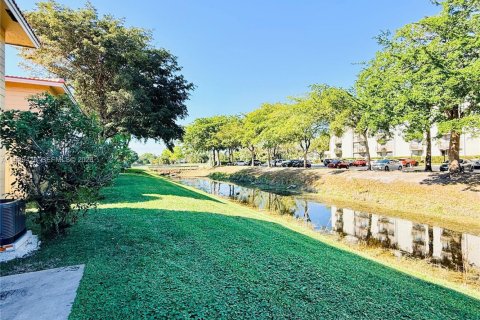 Купить кондоминиум в Корал-Спрингс, Флорида 2 спальни, 74.32м2, № 1997430 - фото 20