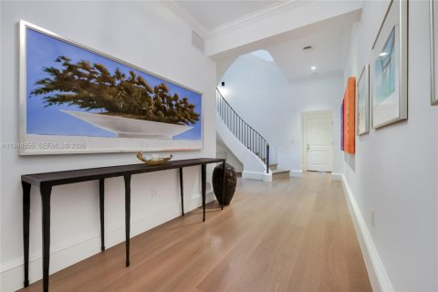 Купить таунхаус в Корал-Гейблс, Флорида 4 спальни, 379.04м2, № 2008926 - фото 2