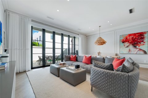 Купить таунхаус в Корал-Гейблс, Флорида 4 спальни, 379.04м2, № 2008926 - фото 4