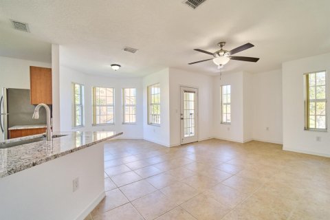 Condo in Port St. Lucie, Florida, 2 bedrooms № 2260938 - photo 6
