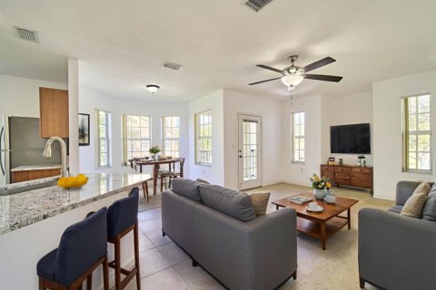 Condo in Port St. Lucie, Florida, 2 bedrooms № 2260938 - photo 7