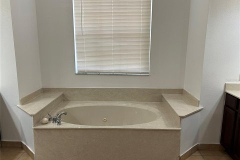 House in Kissimmee, Florida 5 bedrooms, 251.67 sq.m. № 1836953 - photo 28