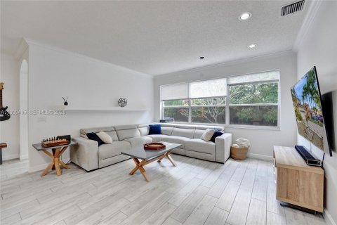 House in Cooper City, Florida 3 bedrooms, 201.13 sq.m. № 2066202 - photo 9