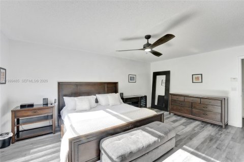 House in Cooper City, Florida 3 bedrooms, 201.13 sq.m. № 2066202 - photo 17