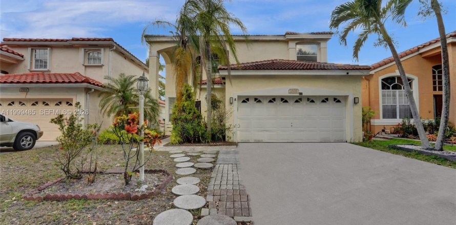 House in Cooper City, Florida 3 bedrooms, 201.13 sq.m. № 2066202