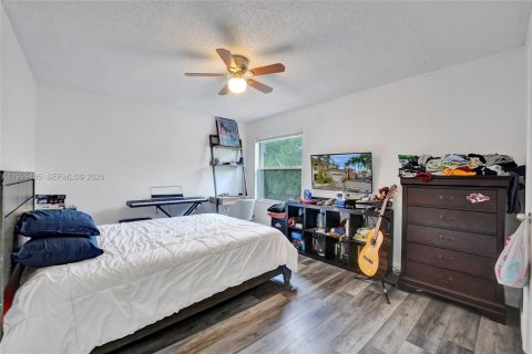 House in Cooper City, Florida 3 bedrooms, 201.13 sq.m. № 2066202 - photo 27