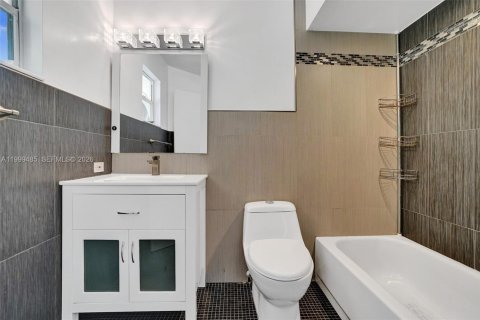 House in Cooper City, Florida 3 bedrooms, 201.13 sq.m. № 2066202 - photo 23